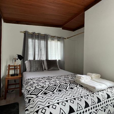 Tiny Apartment In The City Rooftop Terrace Banos  Bagian luar foto