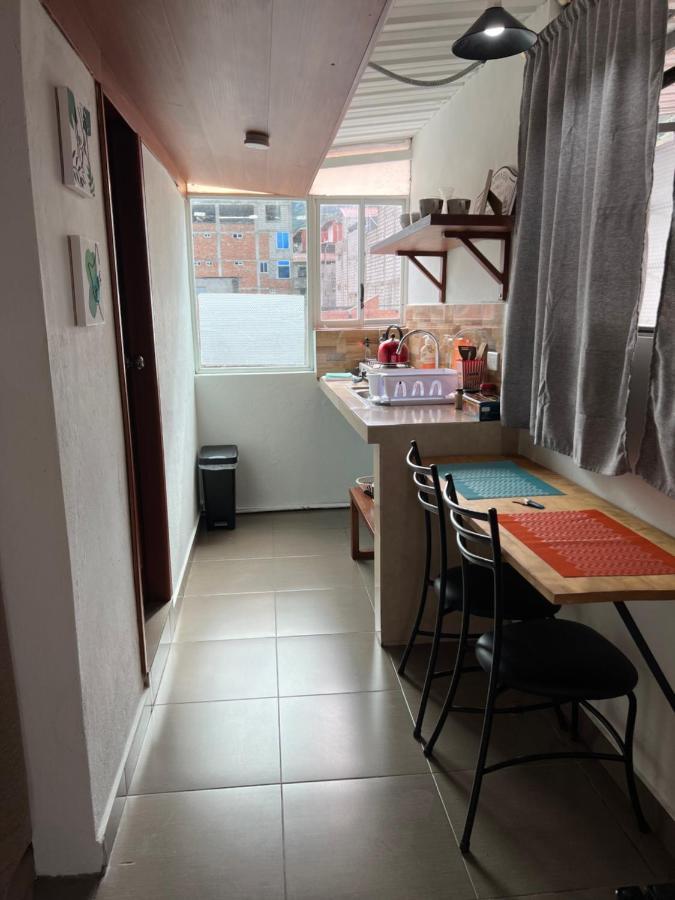 Tiny Apartment In The City Rooftop Terrace Banos  Bagian luar foto