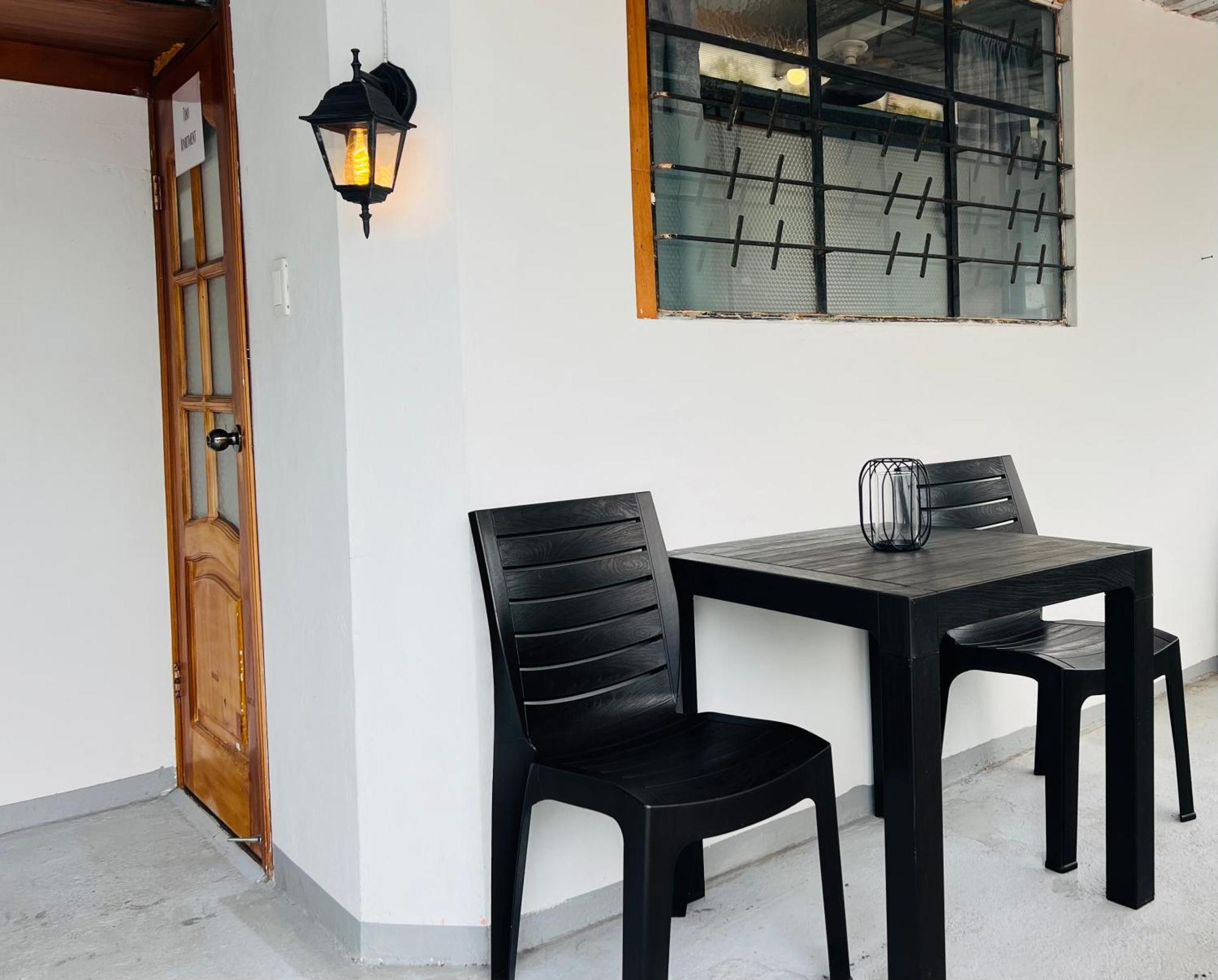 Tiny Apartment In The City Rooftop Terrace Banos  Bagian luar foto
